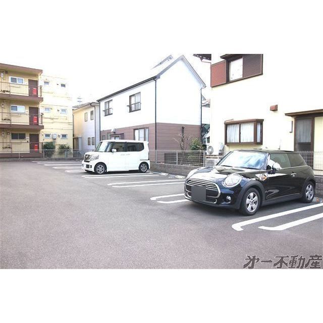 駐車場　駐車場