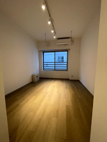 居室・リビング　個人の部屋や寝室として使える洋室です