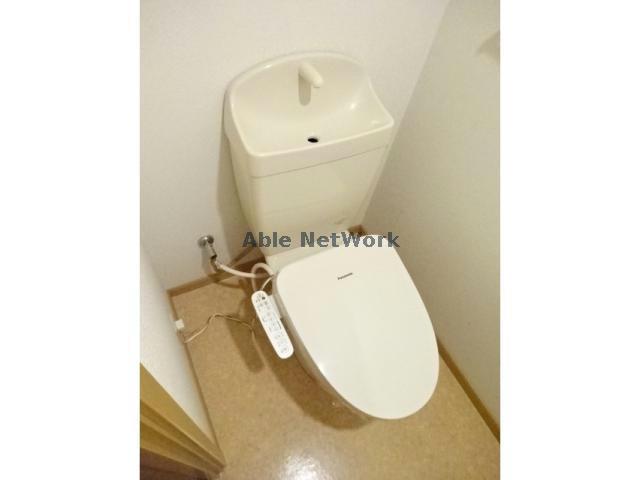 トイレ　温水洗浄暖房便座