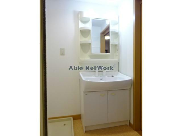 洗面設備　シャワー付洗面化粧台