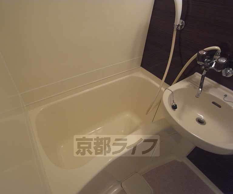 バス・シャワールーム　改装されてきれいです。