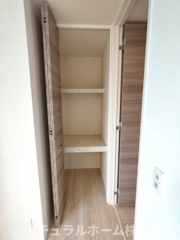 居室・リビング　北洋室収納