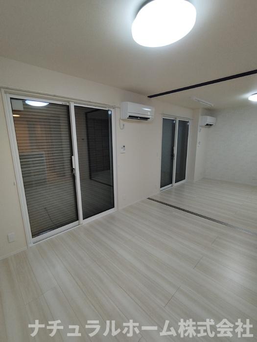 居室・リビング　シャッター（南）