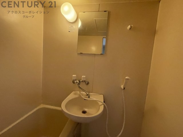 洗面設備　浴室内に洗面台がついてます！