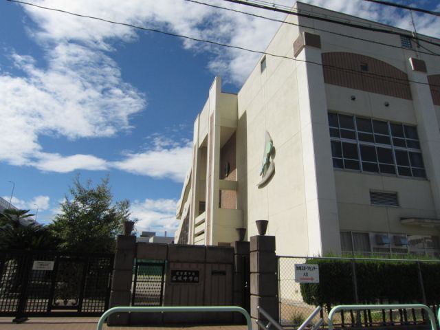 中学校　名古屋市立名塚中学校（中学校）まで817m