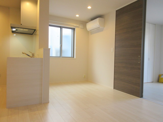 居室・リビング　★角部屋2面採光★