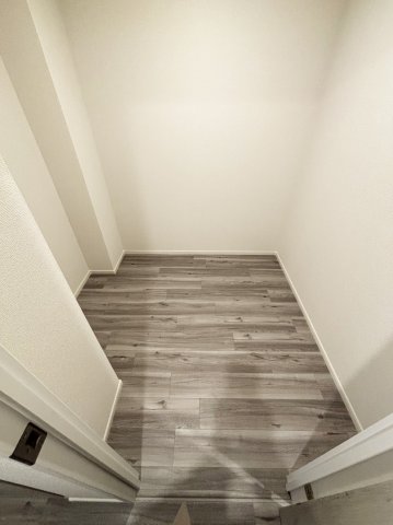 その他　2.4帖のサービスルーム