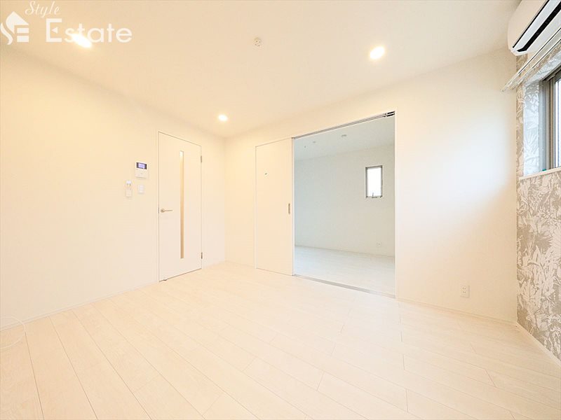 居室・リビング　同仕様内装