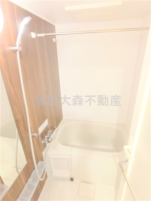 バス・シャワールーム　浴室乾燥機付きのバスルームお風呂