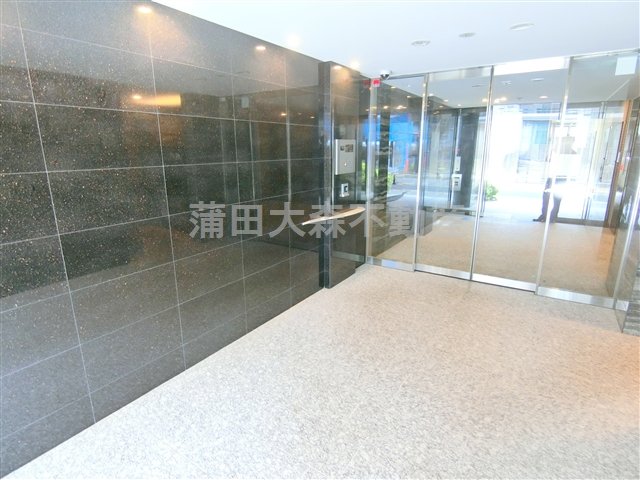 エントランス　エントランス　防犯カメラTVモニター付オートロック宅配BOX