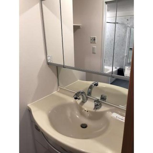 洗面設備　※写真は同タイプ住戸です。