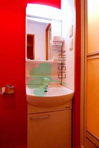 洗面設備　シンプルで使いやすい洗面台です！