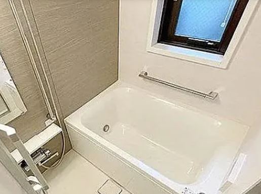 バス・シャワールーム　落ち着いた空間のお風呂です