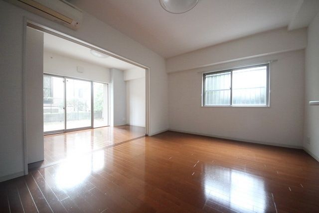 居室・リビング　★タウンハウジング鷺沼店まで→ＴＥＬ0448706656★