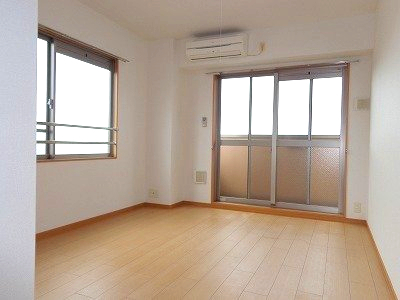 居室・リビング　きれいな内装です