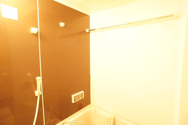 バス・シャワールーム　浴室乾燥機・追焚機能付バス♪時間がずれても安心ですね！