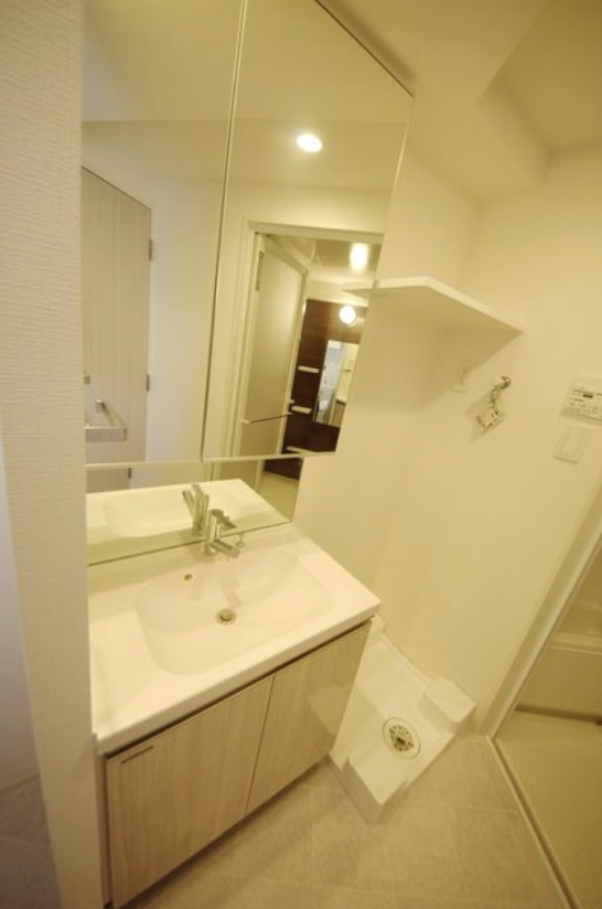 洗面設備　スペースが確保できる洗面所です