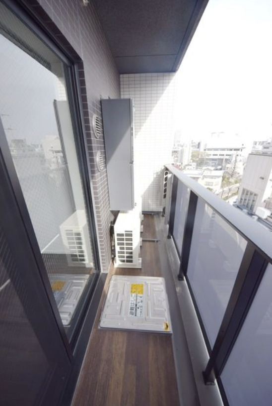 バルコニー　外からの目が気にならないバルコニーで洗濯物が干せます