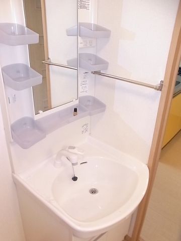 洗面設備　シャンプードレッサー付き独立洗面台