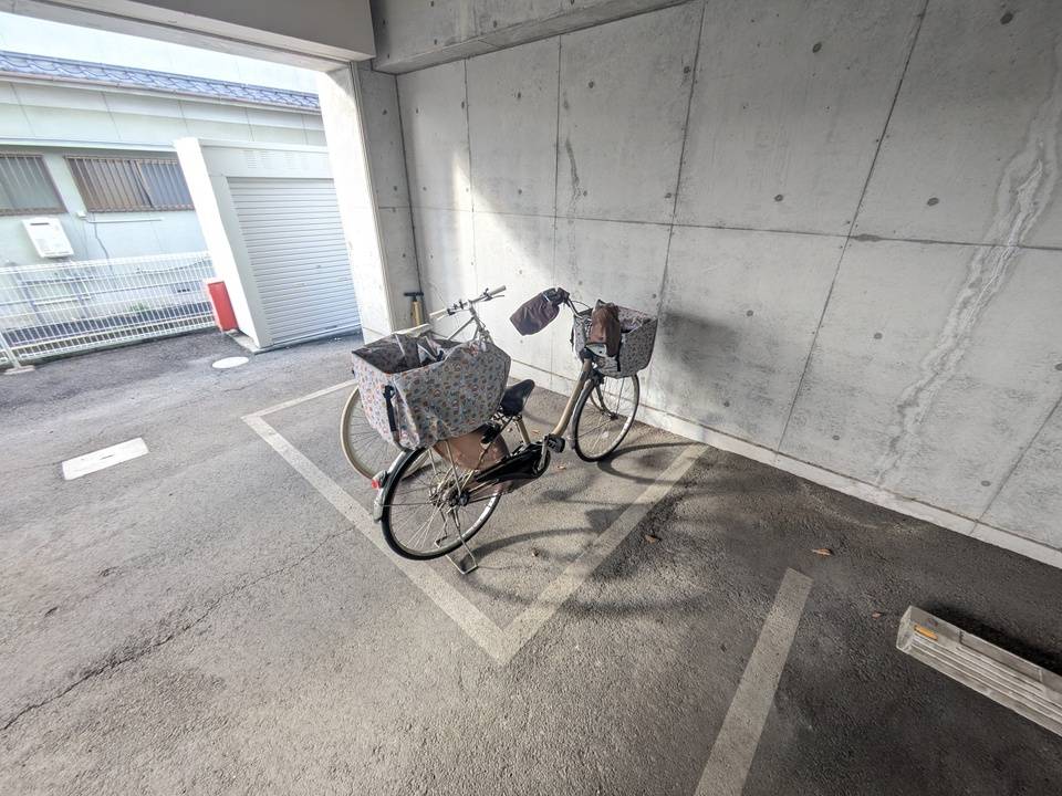 駐車場　駐輪場