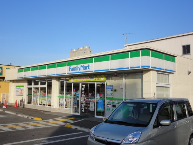 その他　ファミリーマート高津橋店まで622ｍ