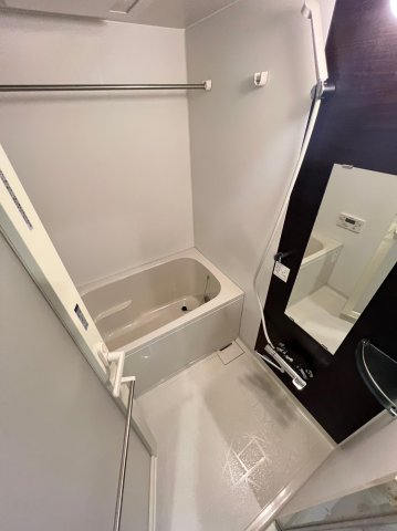 バス・シャワールーム　落ち着いた空間のお風呂です