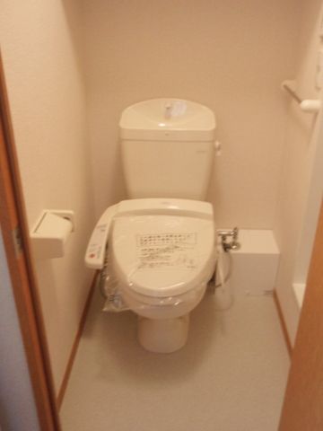 トイレ　温水洗浄便座