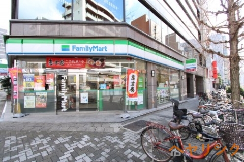 コンビニ　ファミリーマート丸の内七間町通店（コンビニ）まで74m