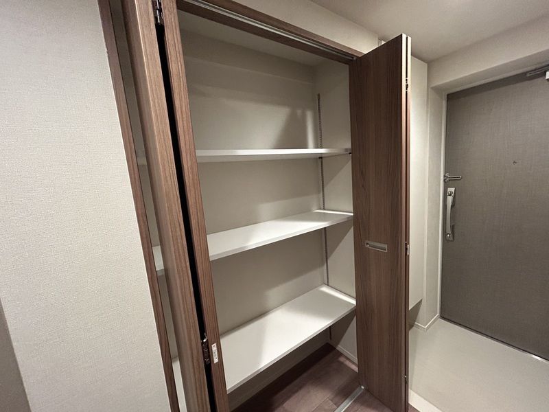 収納　※写真は別部屋です。