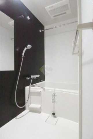 バス・シャワールーム　別号室の参考写真になります。