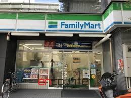 コンビニ　ファミリーマート江戸川橋駅西店（コンビニ）まで110m