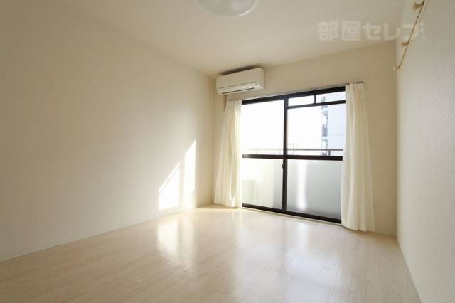 居室・リビング　※４２０内装写真参照