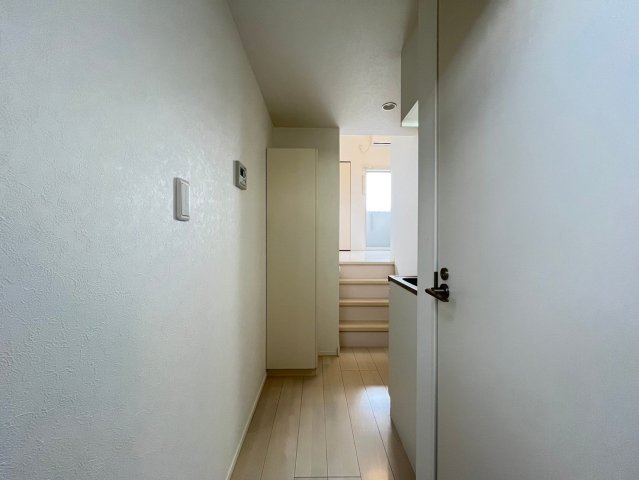 玄関　同施工会社施工物件の参考写真になります※現況優先