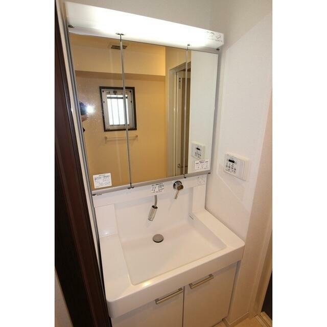 洗面設備　シャンプードレッサー洗面台