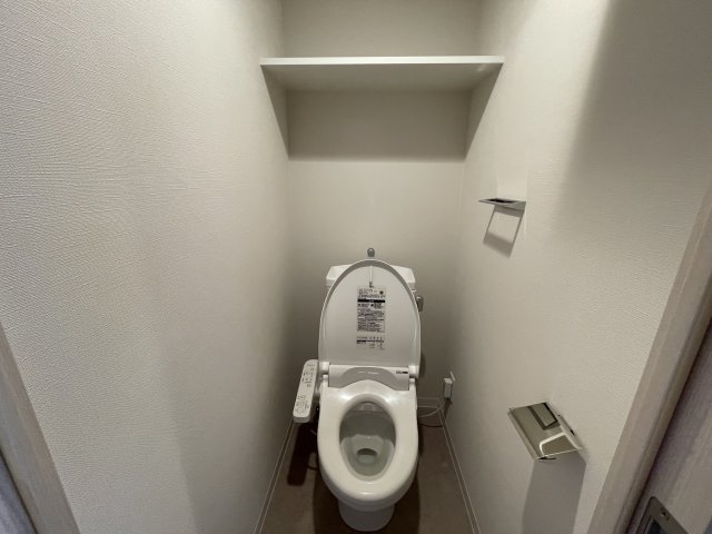 トイレ　(参考)同マンション同間取り他部屋の写真