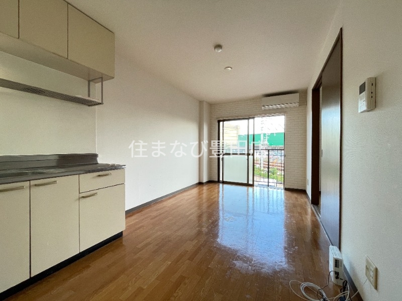 居室・リビング　同型別部屋写真