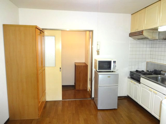 居室・リビング　室内