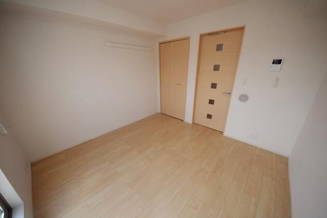 その他部屋・スペース　★正方形に近い形なので家具の配置がしやすいです★