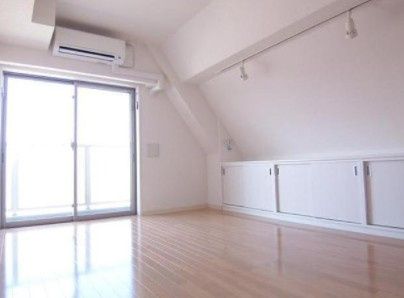 居室・リビング　☆明るい居間☆