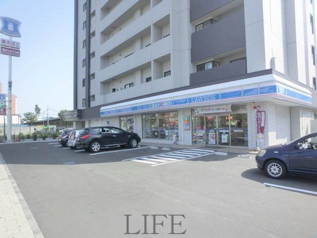 コンビニ　ローソン札幌東札幌2条店（コンビニ）まで348m
