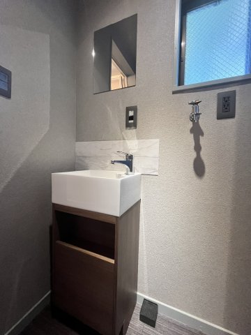 洗面設備　スペースが確保できる洗面所です