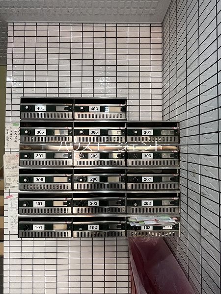 ロビー　集合ポストです。