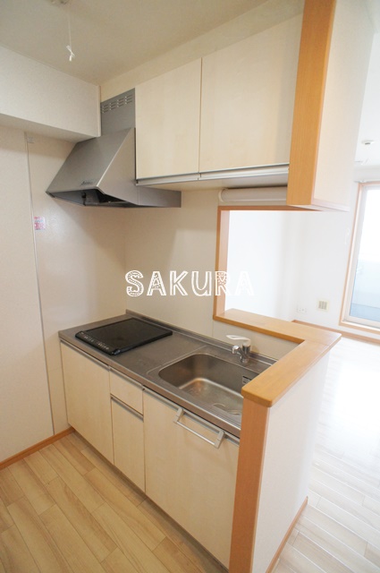 キッチン　周りを見渡しながら調理のできるカウンターキッチンです♪