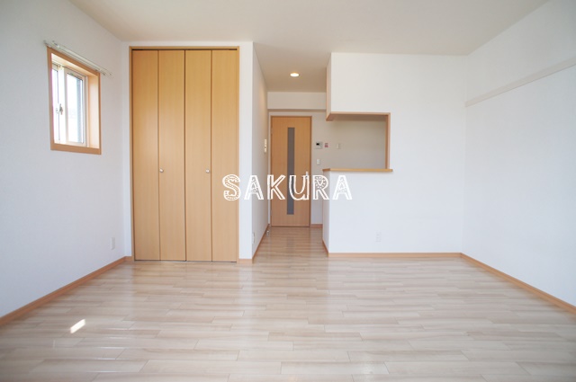 居室・リビング　使いやすい形の為、レイアウトを楽しめます♪