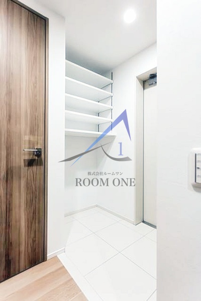 玄関　玄関です。