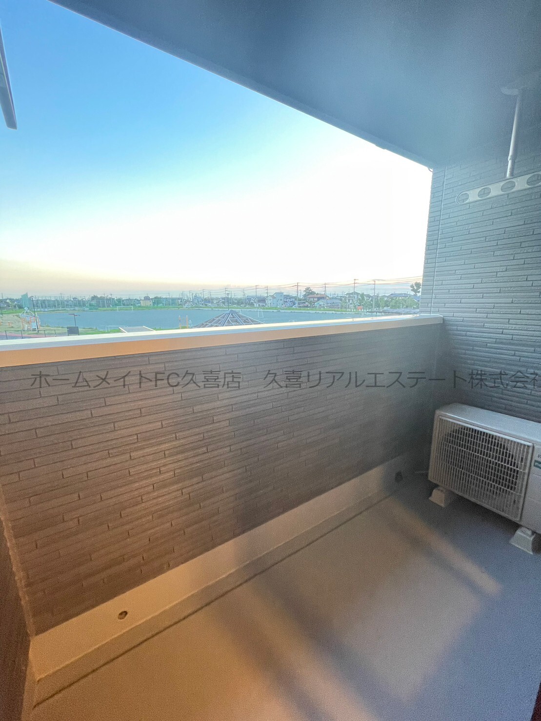 バルコニー　同建物別号室