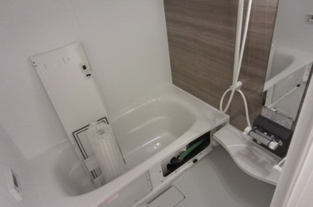 バス・シャワールーム　一坪バスでゆったり出来ます