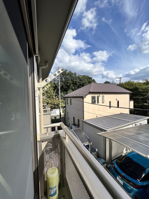 バルコニー　クリーニング前の写真になります。