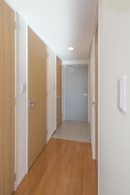 玄関　※写真は同タイプ住戸です。