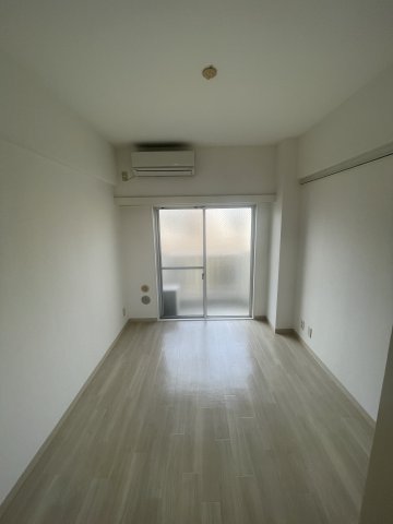 居室・リビング　スタンダードな洋室です